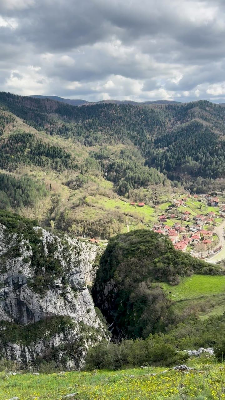 Ulukaya köyüne kuşbakışı