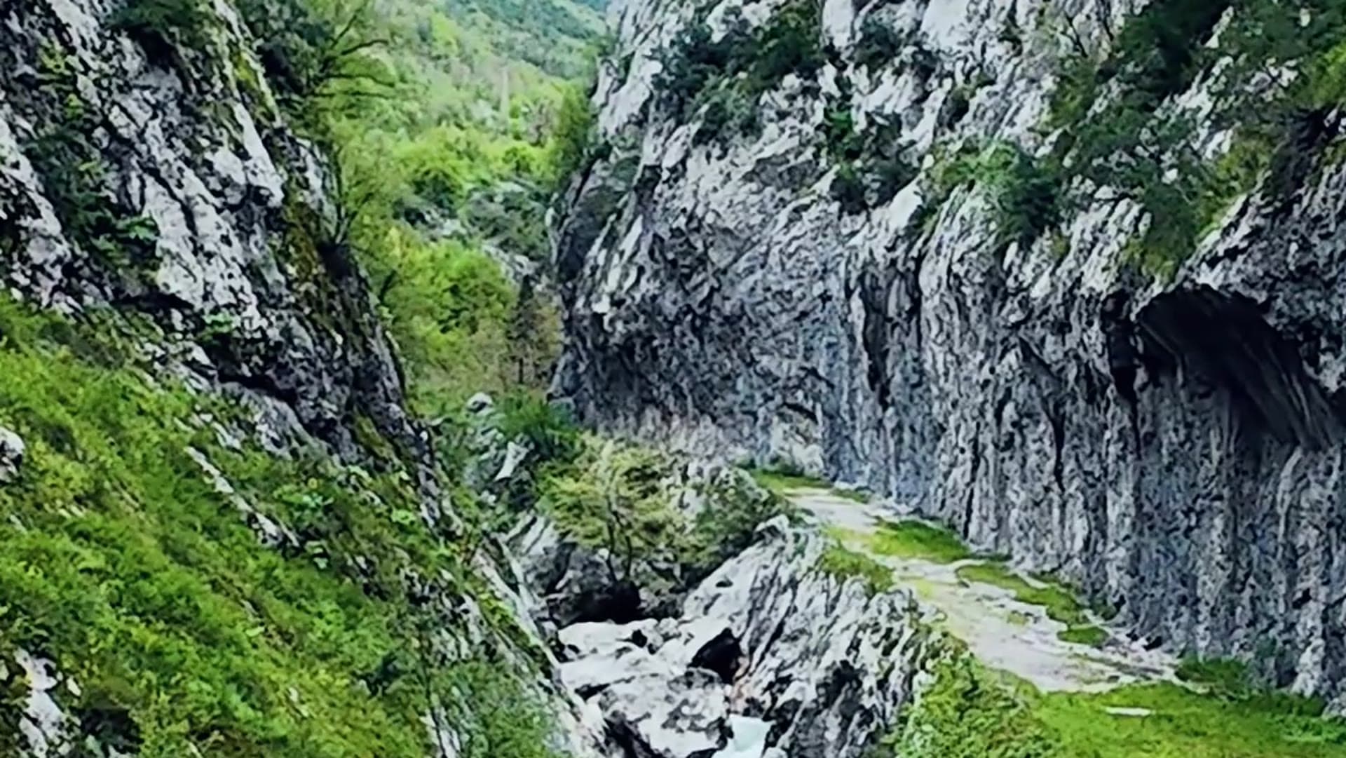 Arazi Sürüşünde Güvenlik: 10 Altın Kural